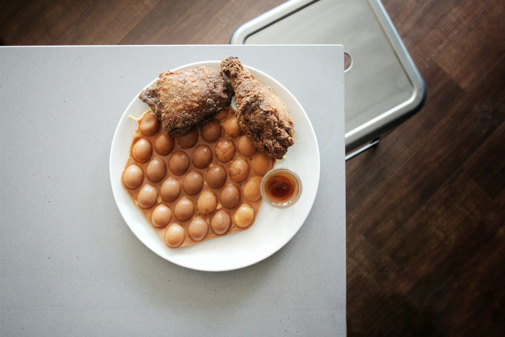 Té Toronto: Dark-Spiced Taiwanese Fried Chicken and Egg Waffle