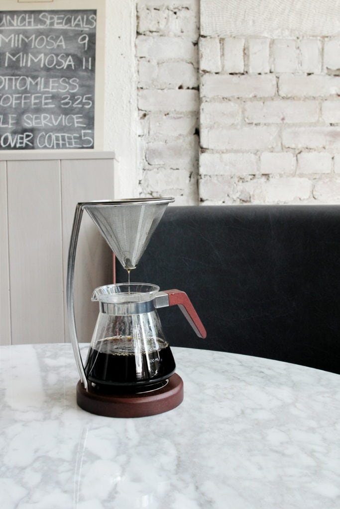 Té Toronto: Table Service Pour Over Coffee