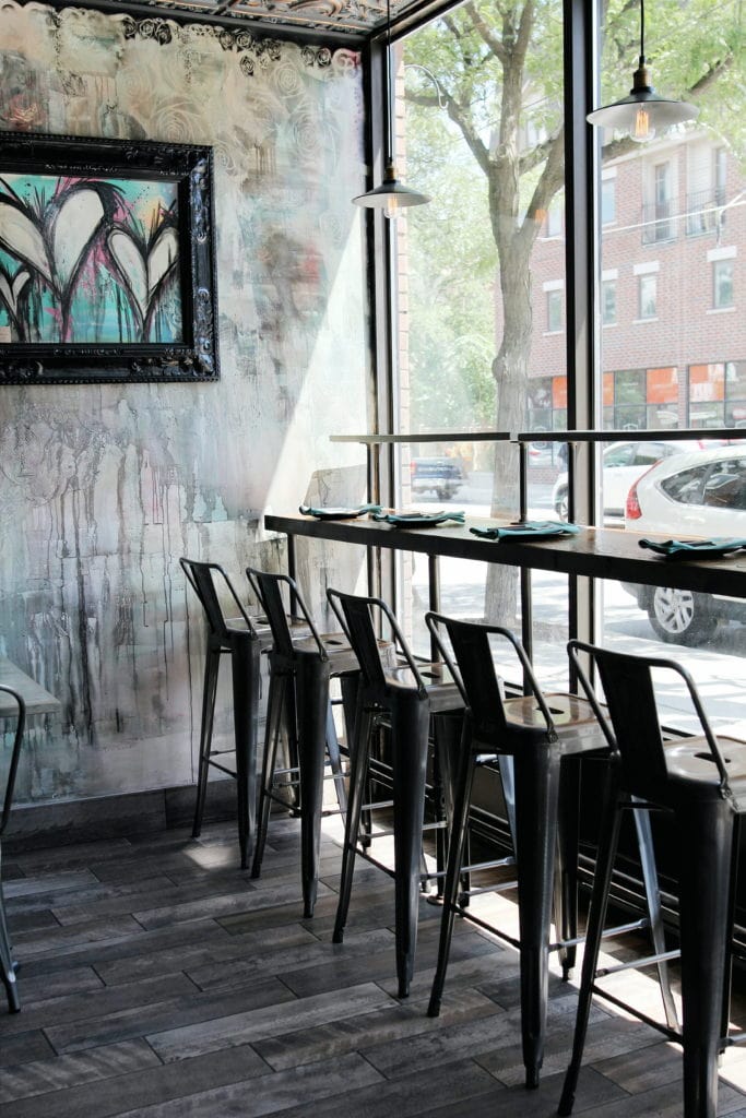 Descendant Pizza: Interior Window Seating