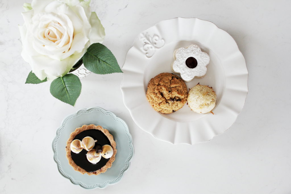 Sorelle & Co: S'more Tart, Raspberry Linzer Cookie, Chocolate Chip Cookie, Macaroon