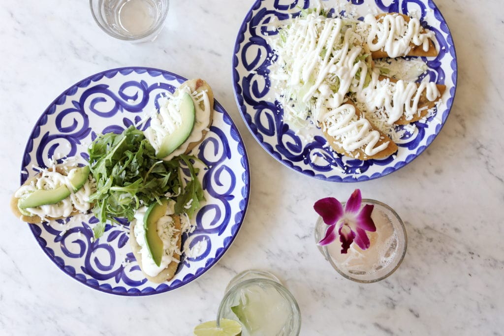 Fonda Lola: Tlacoyos + Quecas de Jamaica