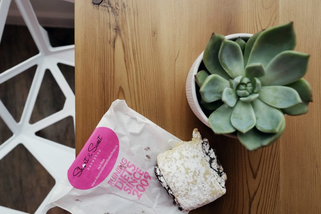 Short and Sweet BakeShop: Cinnamon Spice Roll