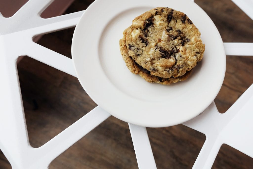 Short and Sweet BakeShop: Cookie Sandwich