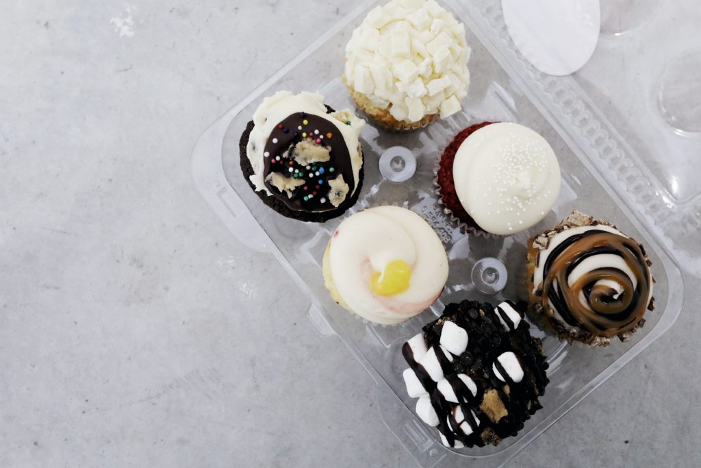 Short and Sweet BakeShop: Cupcakes