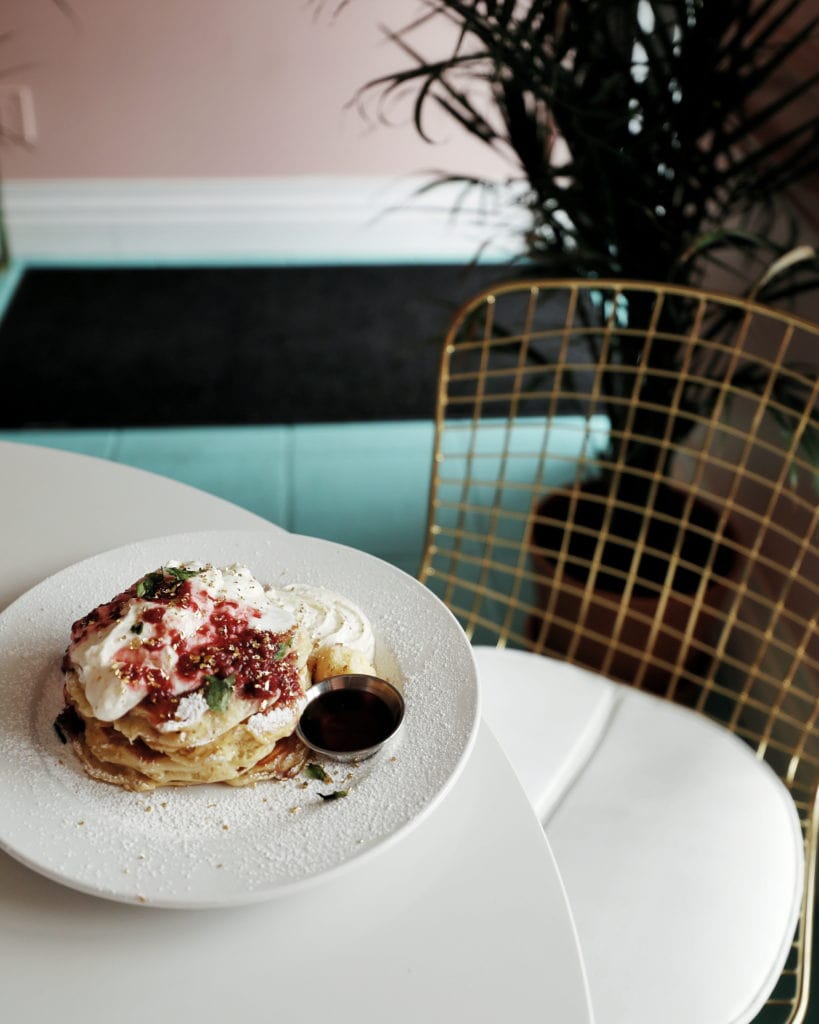 Motel Hamilton: Champagne Pancakes
