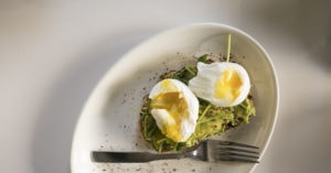 Mary Be Kitchen: Avocado Toast topped with Poached Eggs