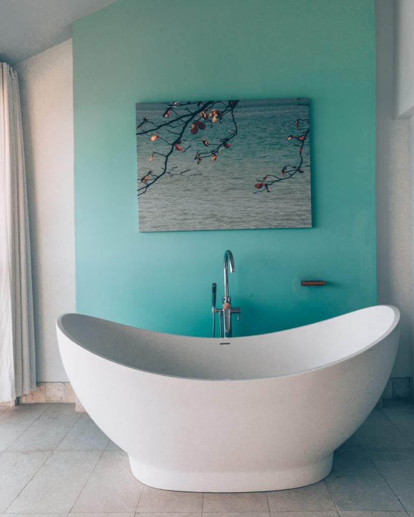 Sandals Montego Bay: Oceanfront Penthouse Club Level Junior Suite Balcony Tranquility Soaking Tub on Balcony
