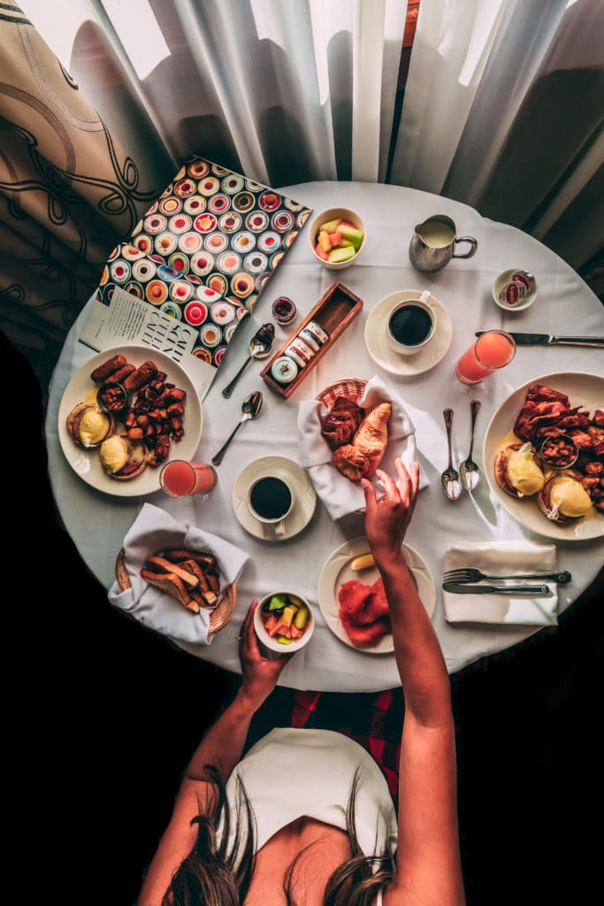 Outaouais, Quebec: Fairmont Montebello Room Service