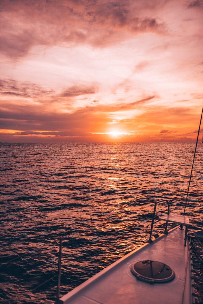 Yacht\Catamaran to Coral Island
